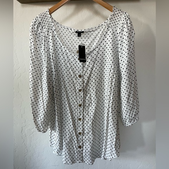 Torrid Black & White Polka Dot Women’s Blouse, Size 3–NWT!••• - Picture 6 of 14